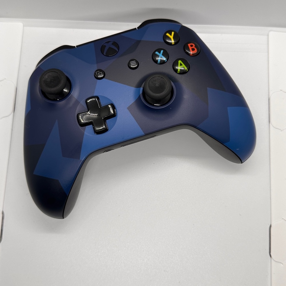 Microsoft Xbox One Wireless Controller, Midnight Forces II Special Edition